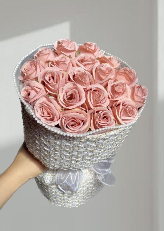 Eternal pink roses bouquet